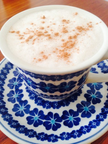私は、毎日コーヒーに大さじ1杯入れて、ミキサーで撹拌して飲んでいます。