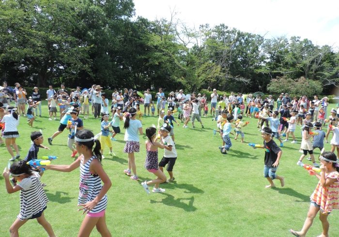 連休中に出かけたい。水てっぽう大合戦!