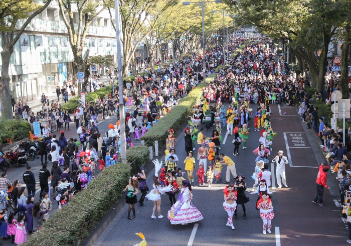 毎年1000人以上が参加する、日本最大級のハロウィーン・パレード