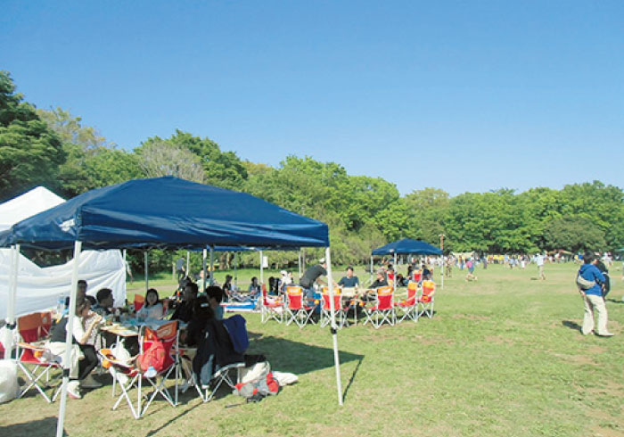 野外ごはんが楽しい季節。親子でBBQができる公園【東京・2】
