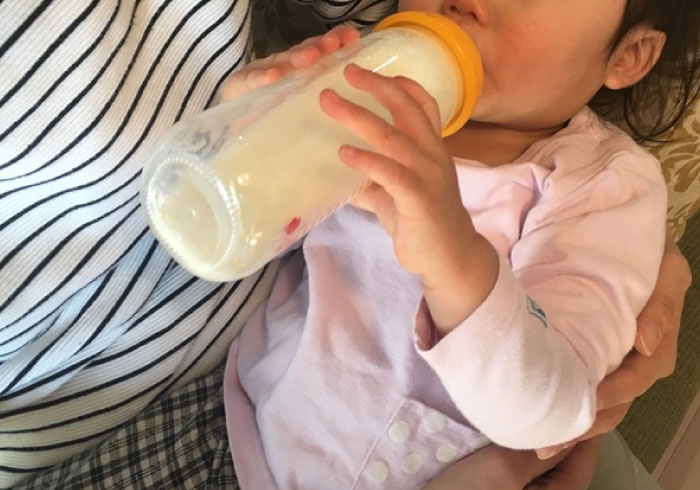 赤ちゃんにミルクをすぐ飲ませたい！というとき。頼れる便利アイテム２つ | アイテム | Hanako ママ web