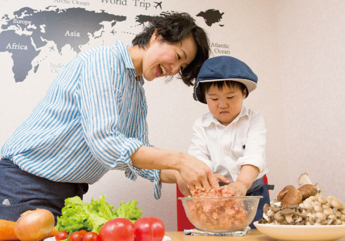 子どもといっしょに料理! 台所育児のススメ