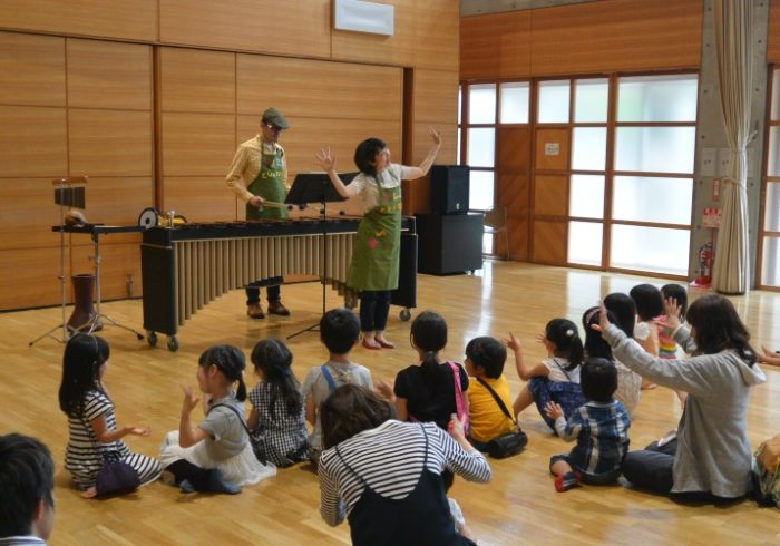 歌とマリンバでお話の世界へ。親子コンサート「コトコトさんのドレミ図書館」
