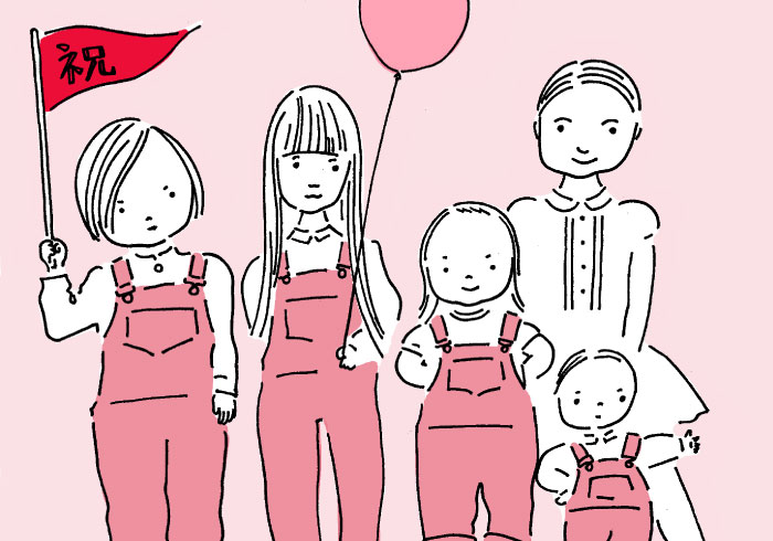 おそろいのピンクのオーバーオール。それゆけ、キッズ警備隊!【山本祐布子の「子どものいる風景」】