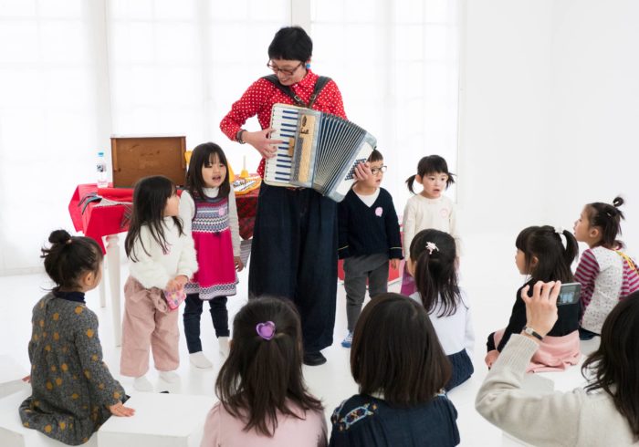良原リエさんと子どもたちの素敵な音楽会! Hanakoママプレミアムメンバーイベント第一弾「キッズのクリスマス音楽会」レポート