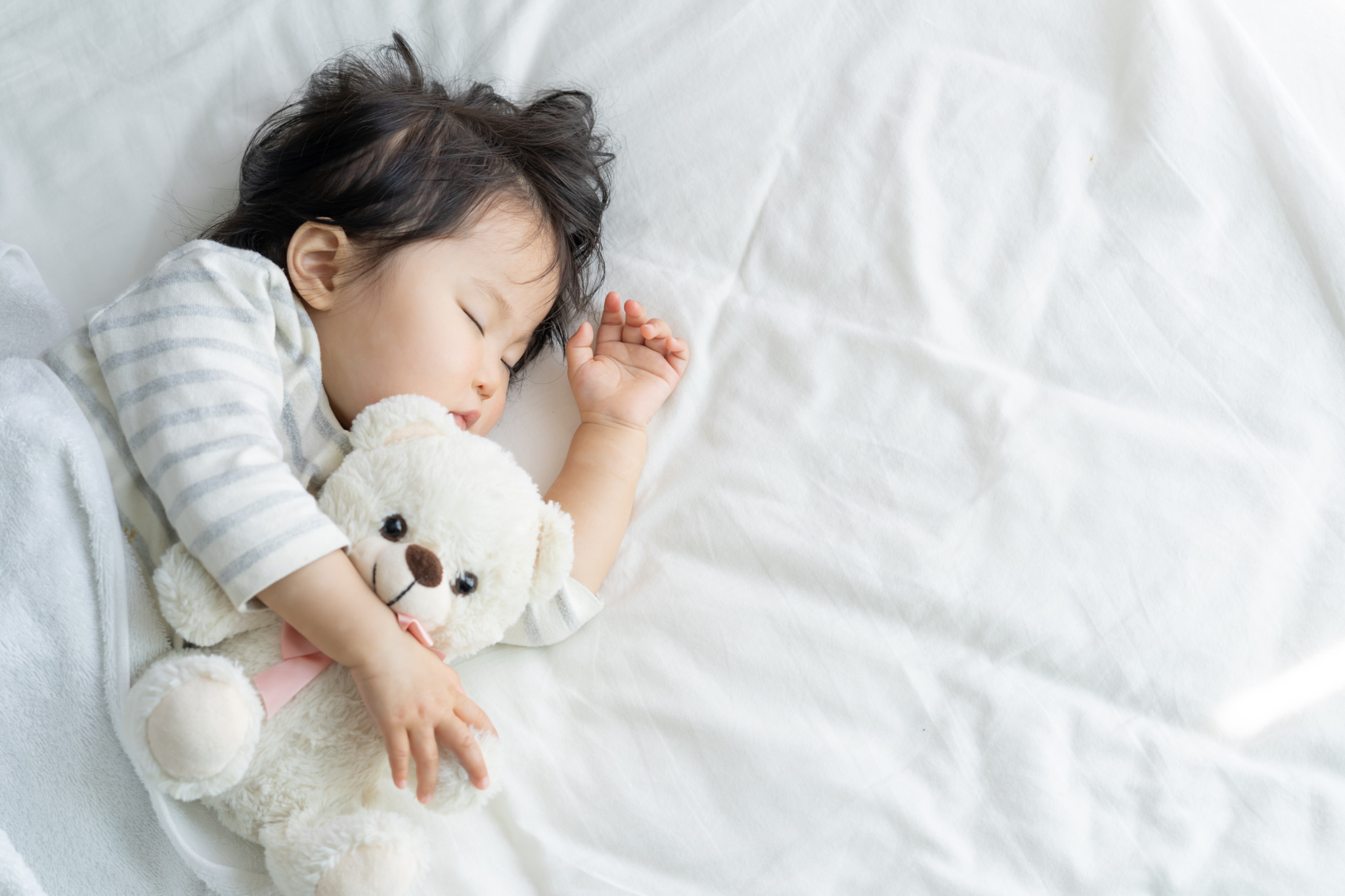 効果実証済み 寝ない子どもにイライラ 子どもが秒速で眠る２つの寝かしつけ方法 運動不足で眠れない子どもに試したい トピックス Hanako ママ Web