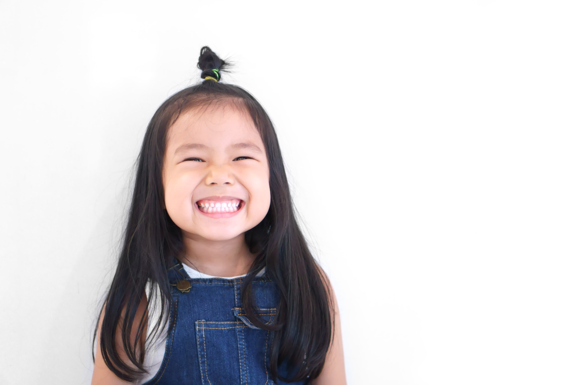 １分で完成 子供のアップヘアはこう作る 簡単なのに 1日中崩れない髪型の３つのコツ パパッと可愛く ライフスタイル Hanako ママ Web