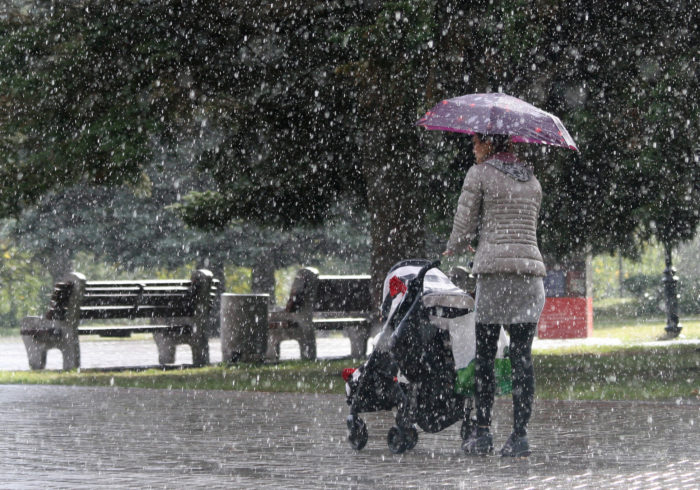 雨の日もお出かけを楽しもう 雨の日のベビーカー対策 ライフスタイル Hanako ママ Web