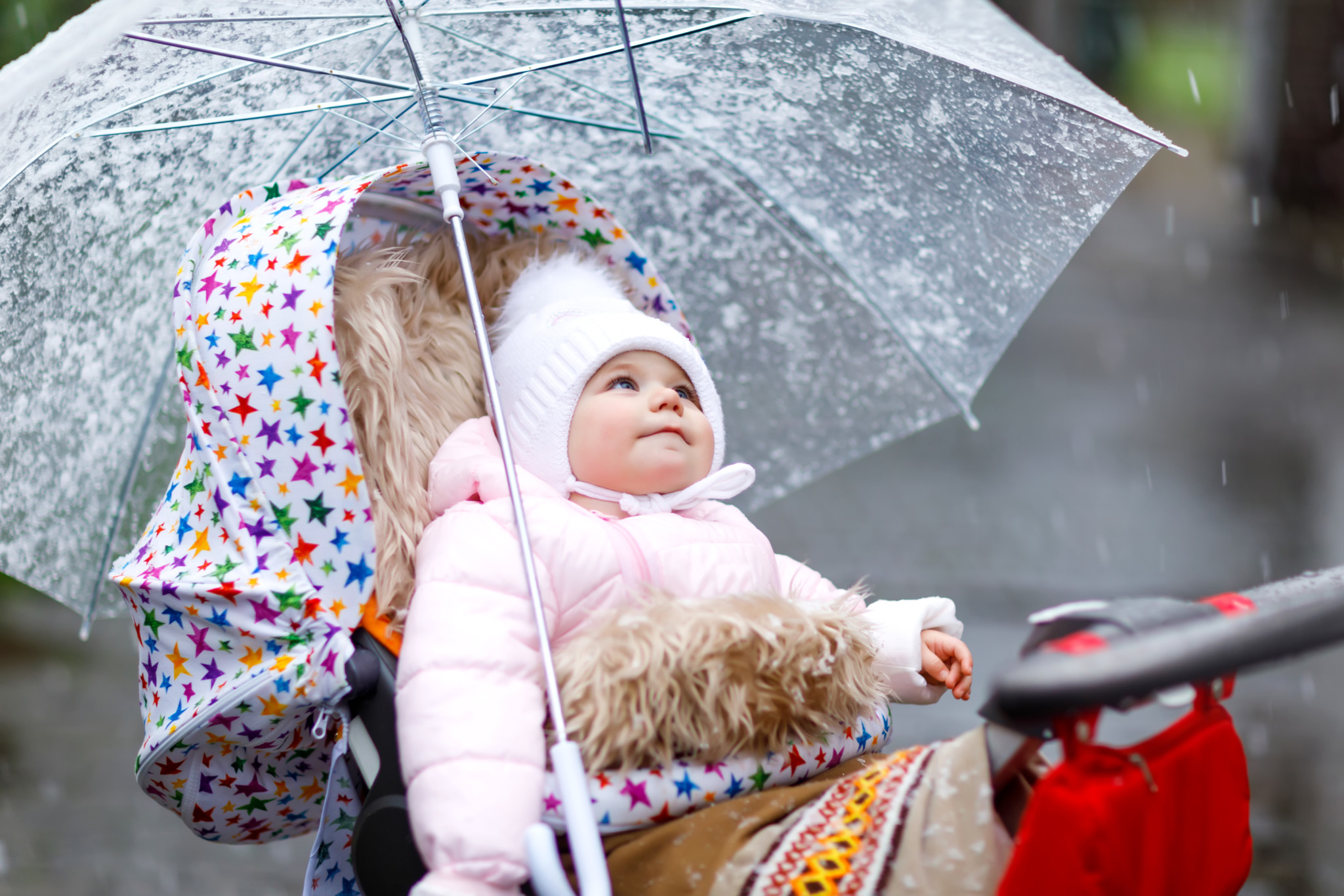 雨の日もお出かけを楽しもう♪ 雨の日のベビーカー対策 ライフスタイル Hanako ママ web