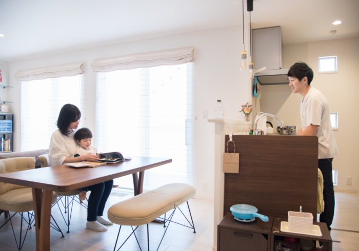父親の育児は間接的でもOK! 忙しいパパでもできる間接育児とは?