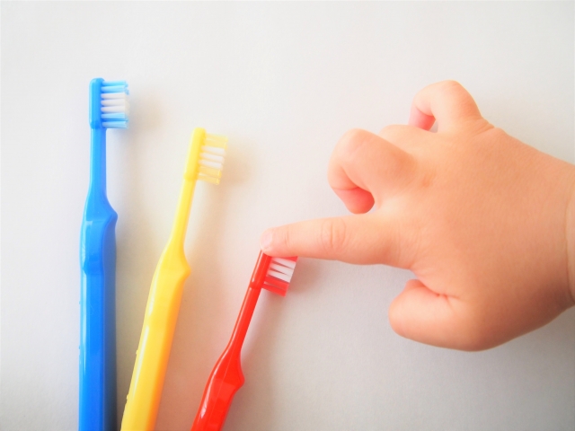 赤ちゃんの歯磨きはいつから どうやって 正しく歯磨きする方法 子育て Hanako ママ Web
