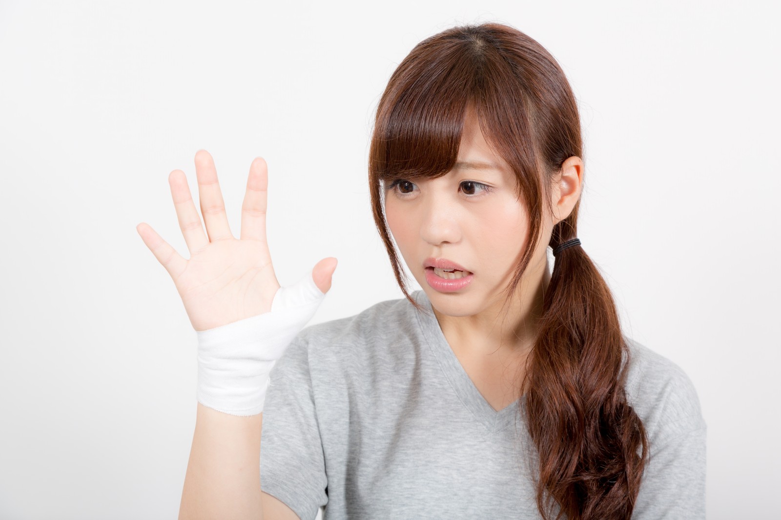 ズキッと痛い 子育てが原因の腱鞘炎の予防と対策を紹介 ライフスタイル Hanako ママ Web