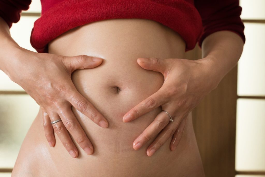妊娠線とは何 原因と 妊娠線をつくらない 3つの予防方法をご紹介 妊娠 出産 Hanako ママ Web