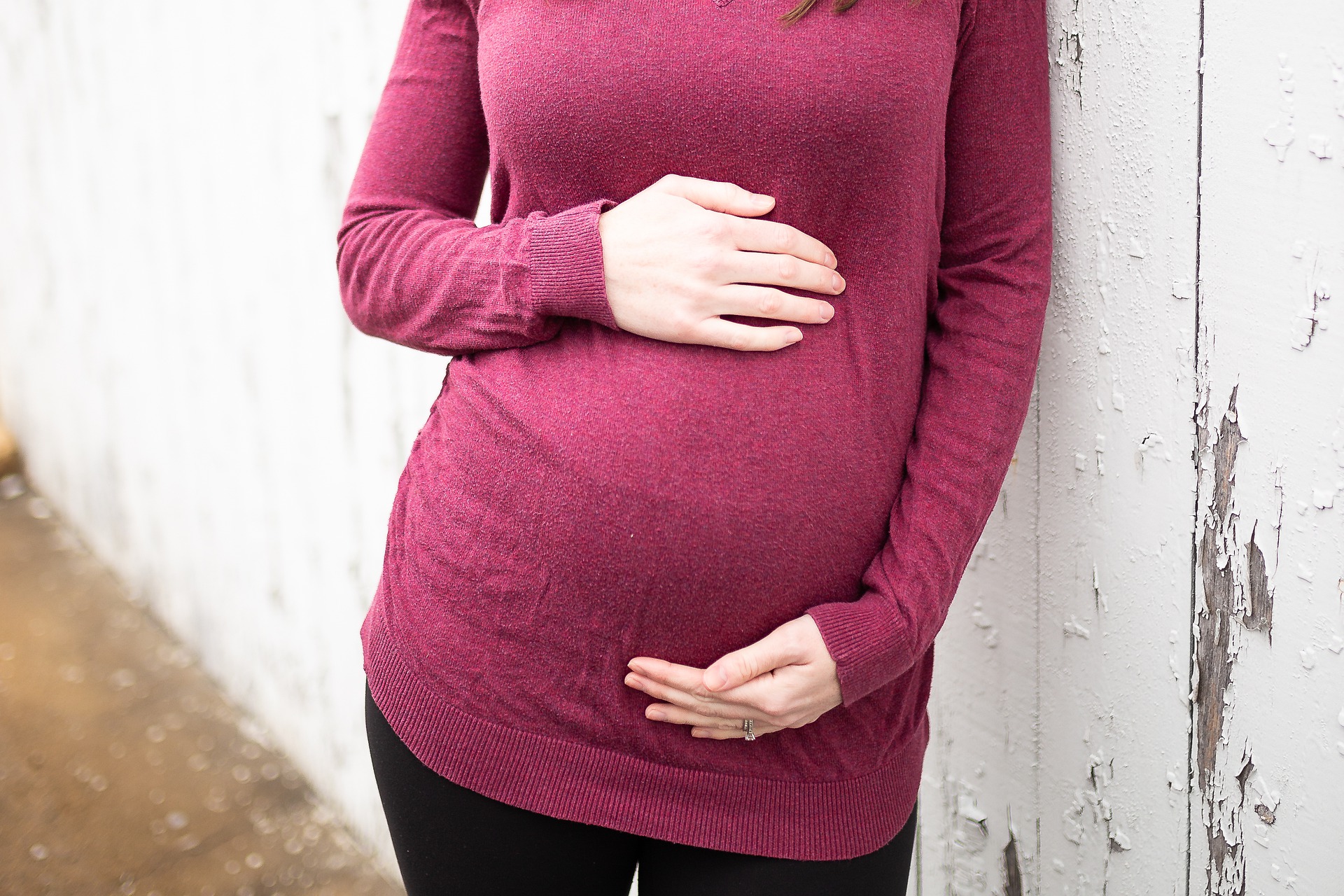 妊婦の恥骨痛は早産の兆候 恥骨痛の原因と対処法を紹介 妊娠 出産 Hanako ママ Web