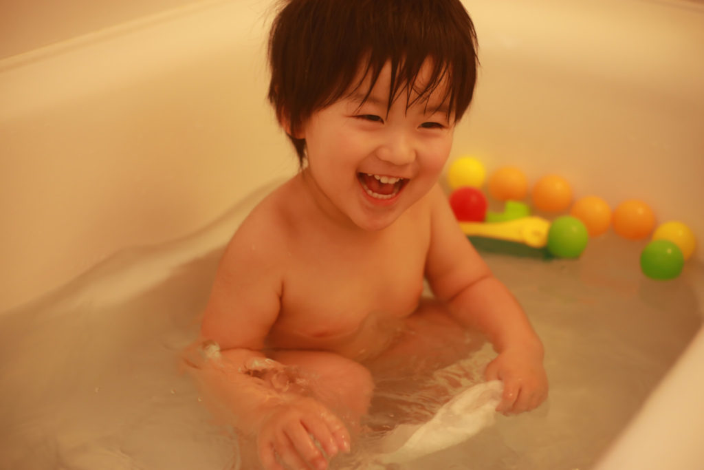 子供とお風呂は何歳までok ひとりでの入浴させるときに気をつけたいこと 子育て Hanako ママ Web