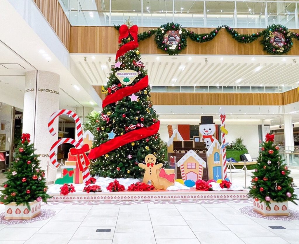 可愛さno 1で注目はグランツリー武蔵小杉のお菓子モチーフのクリスマスツリー Hanakoママ Goo ニュース