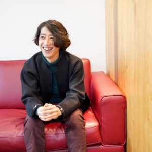 実力派ピアニスト、人気YouTuber、東大卒研究者の顔をもつ角野隼斗さんは、どのように育ったのか