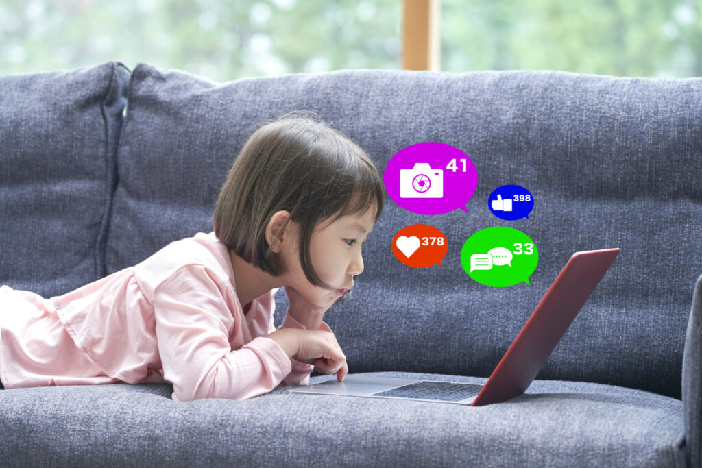ネットの世界は危険だらけ 子供のネットリテラシーを高めよう その教育方法とは 教育 Hanako ママ Web