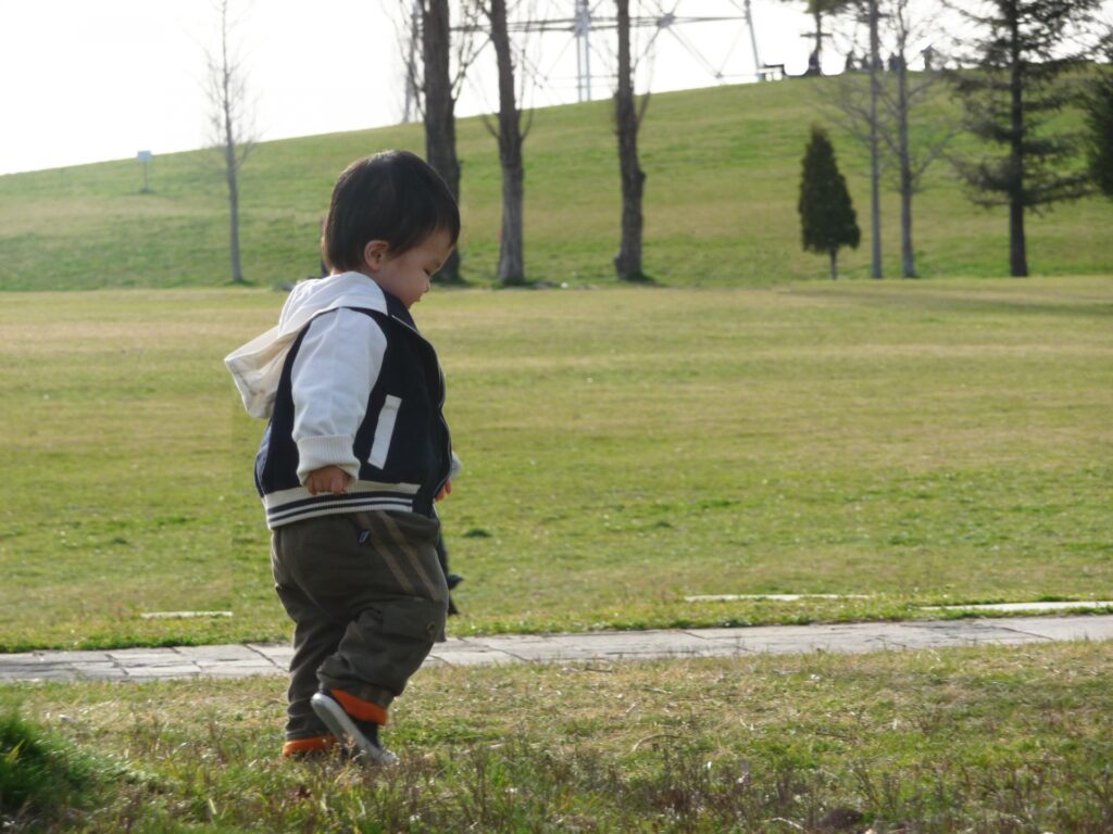 子どもの走り方が変 自閉症の走り方の特徴や尖足歩行になる理由 子育て Hanako ママ Web