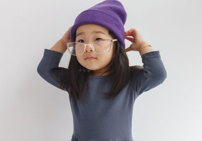 子供はいつから眼鏡をかけるべき？良いタイミングと眼鏡を選ぶコツ