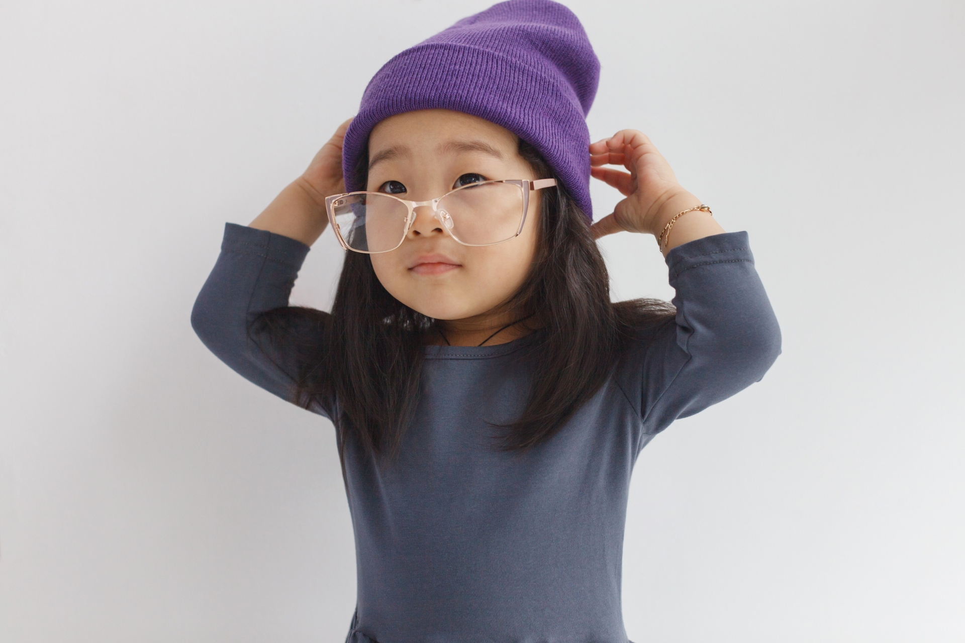 子供はいつから眼鏡をかけるべき 良いタイミングと眼鏡を選ぶコツ 子育て Hanako ママ Web