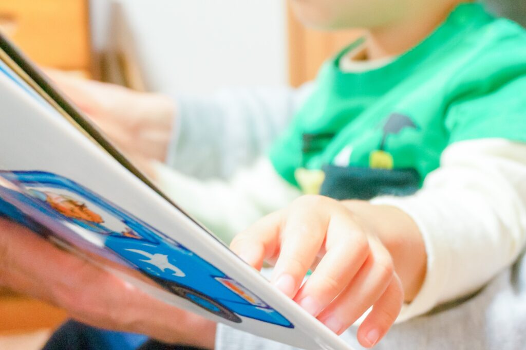 1歳の絵本の読み聞かせがうまくいかない よくある悩みと解決策4選 子育て Hanako ママ Web
