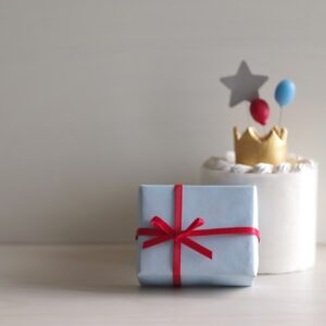 1歳の誕生日プレゼントにおすすめの物は？人気のプレゼントや選び方を解説