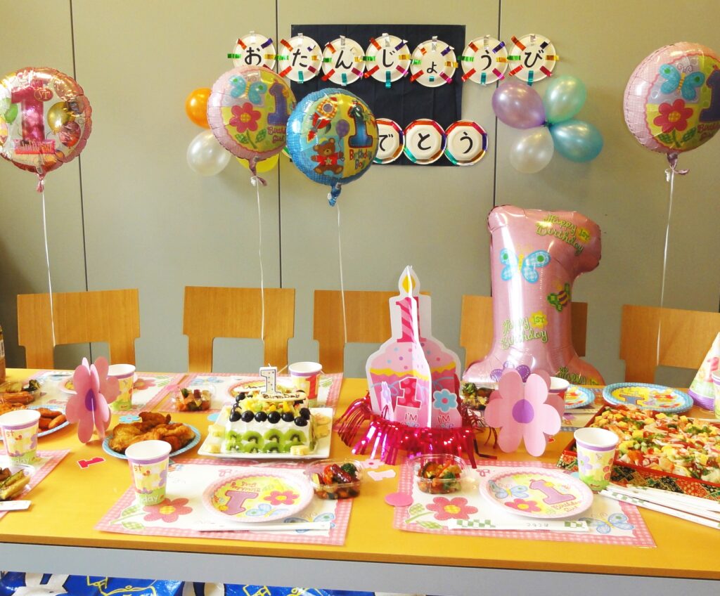 1歳の誕生日は計画的にお祝いしよう 一升餅や選び取りも解説 子育て Hanako ママ Web