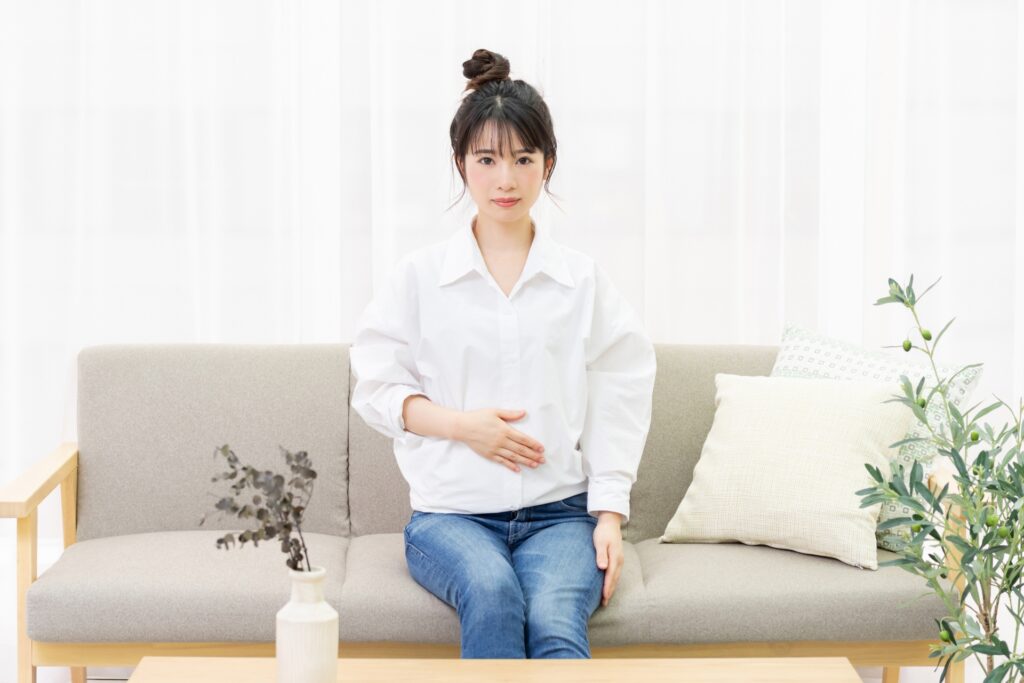 妊娠初期のお腹の張りはどんな感じ 張り症状の特徴や時期を解説 妊娠 出産 Hanako ママ Web