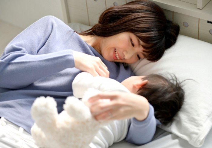新米ママはしっかりと睡眠時間を確保しよう 寝不足の対策も解説 ライフスタイル Hanako ママ Web