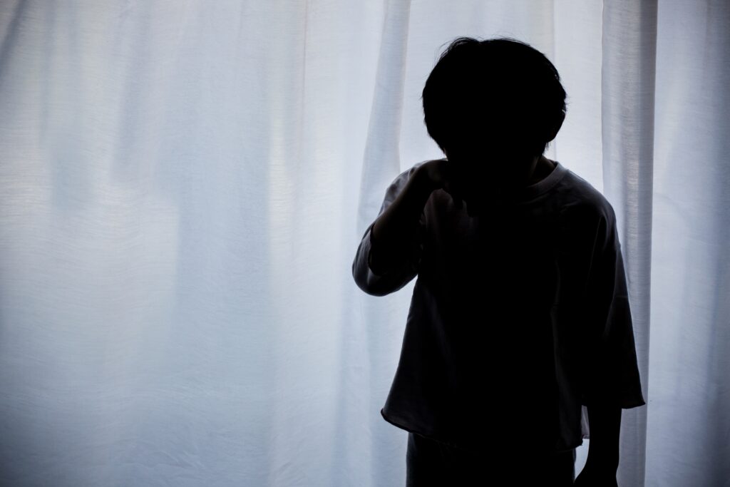 虐待を受けた子供の特徴は 人格形成や人間関係に大きく影響する 子育て Hanako ママ Web