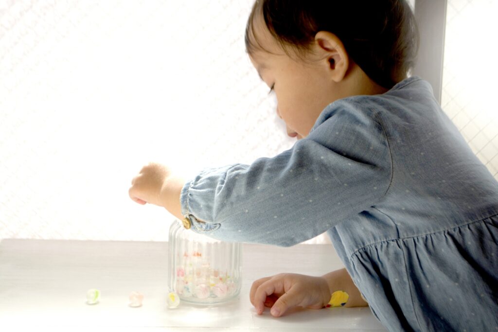 子供はお菓子の食べ過ぎで太るの 肥満以外の悪影響や適切な与え方 子育て Hanako ママ Web