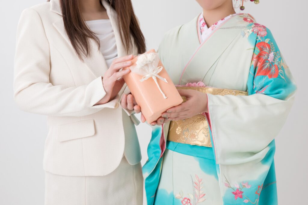 兄弟間の結婚祝いのマナーとは プレゼントの相場や渡す時期を知ろう ライフスタイル Hanako ママ Web