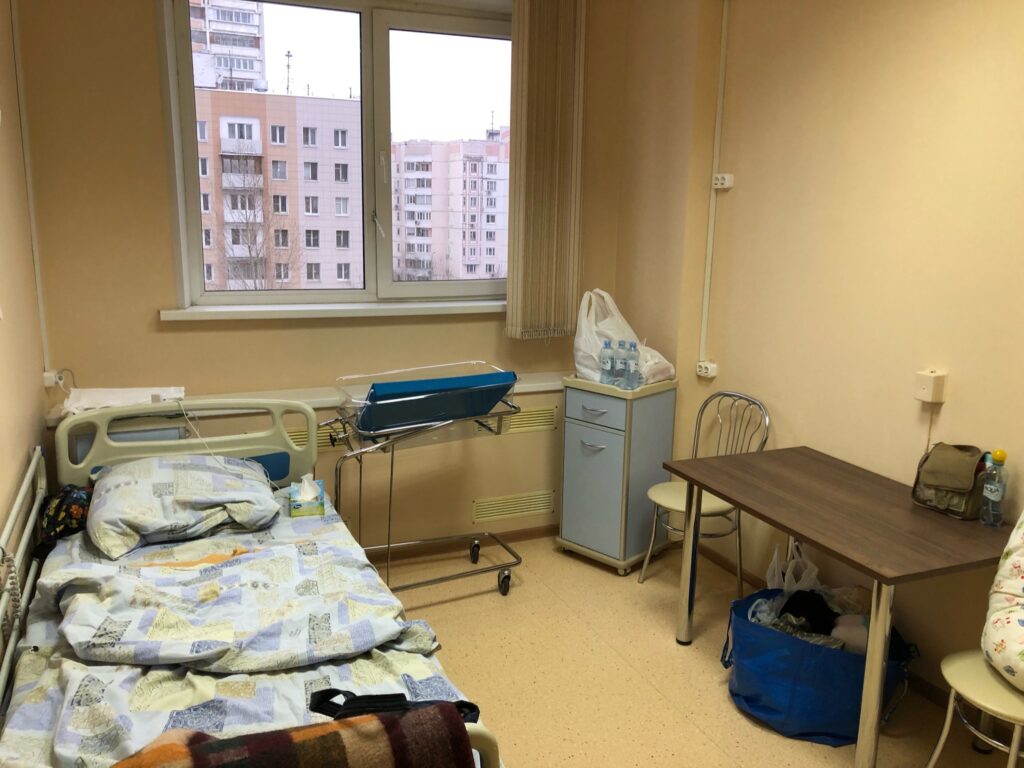 ロシアの妊娠 出産 モスクワの公立病院で 涙の母乳スパルタ体験 退院後すぐに赤ちゃんと行うこととは 妊娠 出産 Hanako ママ Web