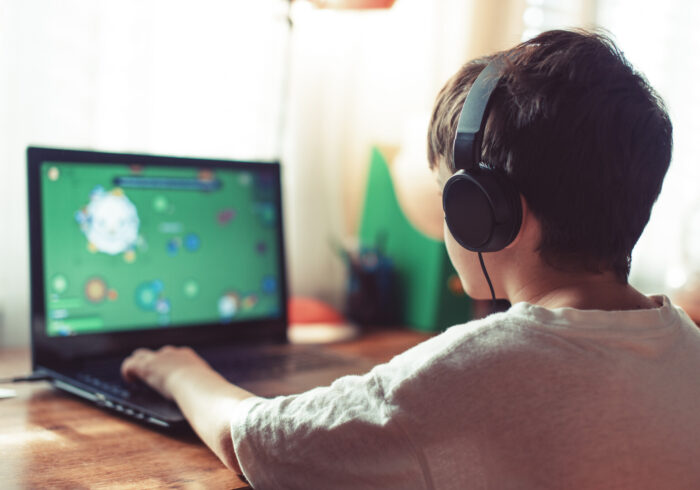 室内遊びにゲームで知的能力が育つ? 無料版もあるゲームソフトを紹介