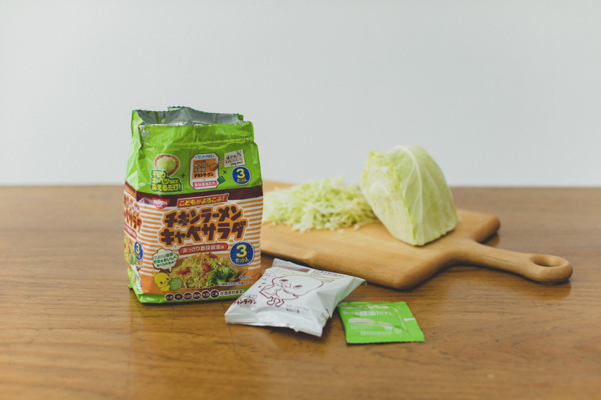 ママもびっくり 野菜嫌いの子どもが 競うように食べると話題の チキンラーメン キャベサラダ 超絶人気のヒミツはどこに アイテム Hanako ママ Web