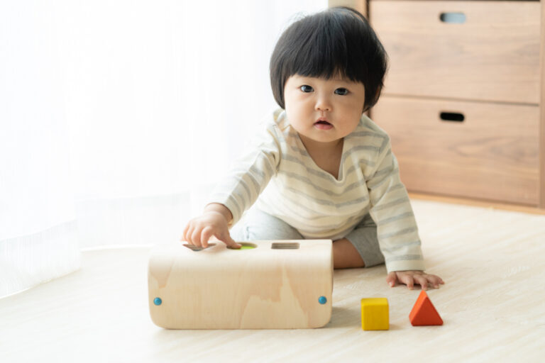 １歳のおうち遊びのアイデアは 発達を伸ばす遊びとは 子育て Hanako ママ Web