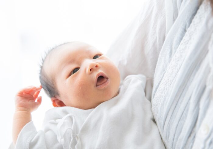 新生児の鼻づまりはどうしたらいい？原因や受診のタイミングとは