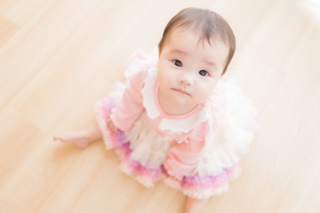 新生児が退院する時の服って 四季に合ったセレモニードレスを選ぼう 子育て Hanako ママ Web