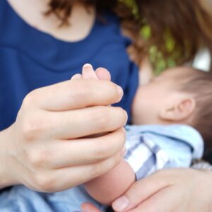 母乳パッドは母乳育児に欠かせない！使い方や選び方、注意点とは？