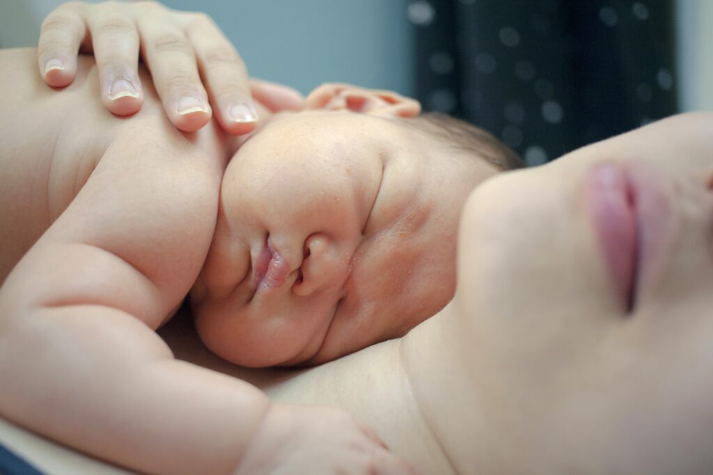 新生児の向き癖は改善できる 赤ちゃんに与える影響や改善方法3選 子育て Hanako ママ Web