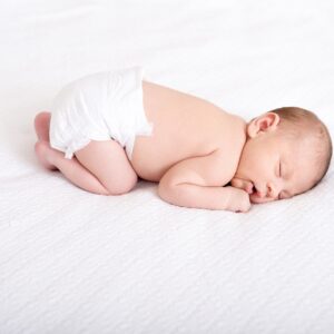新生児の向き癖は改善できる！赤ちゃんに与える影響や改善方法3選