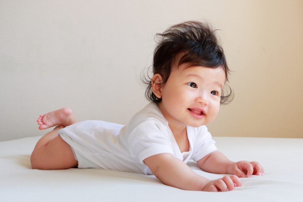 赤ちゃんの寝返りは3ヶ月でも可能 気をつけるポイントとは 子育て Hanako ママ Web