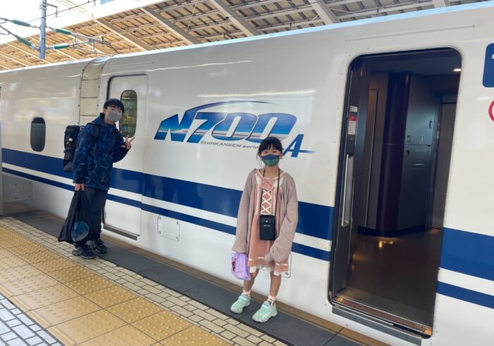 新幹線に乗ってドキドキの親子旅！