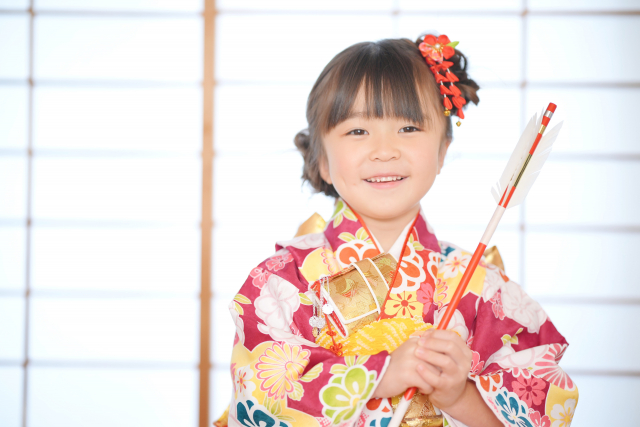 正月に子供に着物を着せたい 女の子に適した着物の種類や防寒対策 ライフスタイル Hanako ママ Web