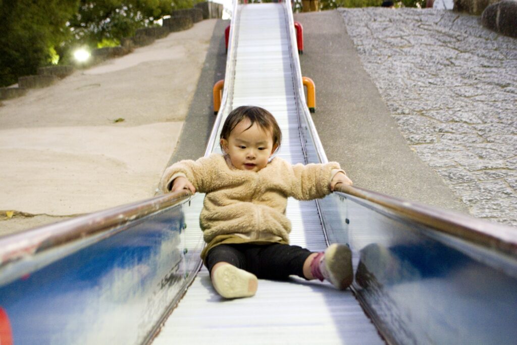 冬でも外遊びを1歳児にさせても大丈夫 メリットと注意点とは Hanakoママ Goo ニュース